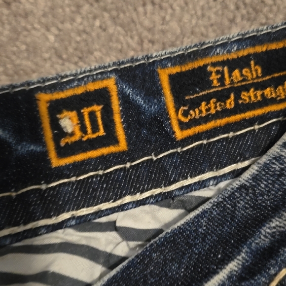 Women's Rock Revival Jeans - Picture 4 of 4